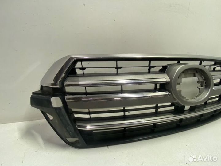 Решетка радиатора передняя Toyota Land Cruiser 200