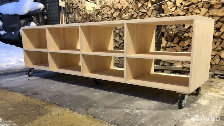 Тумба на колесах