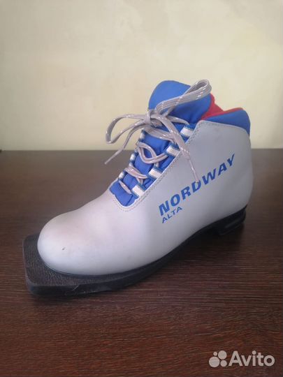 Ботинки лыжные р31, р35