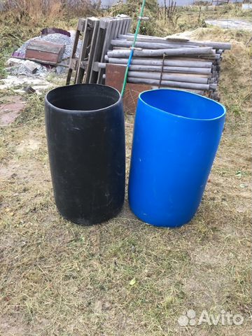 Бочка пластмассовая 200 литров. Синие