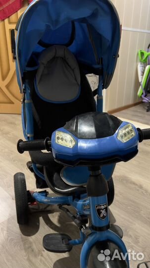 Детский трехколесный велосипед с ручкой