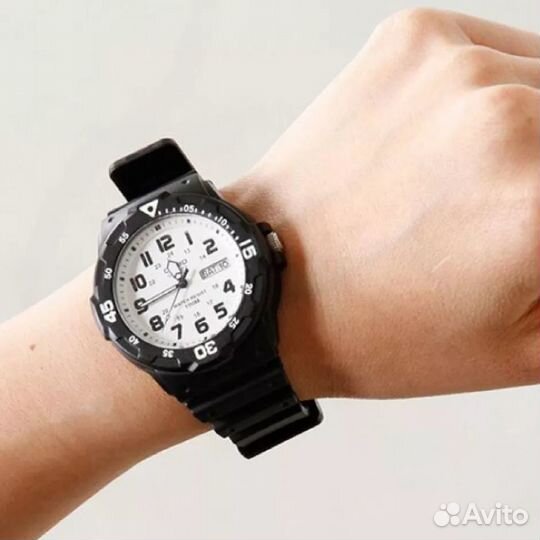 Наручные часы casio MRW-200H-7B новые