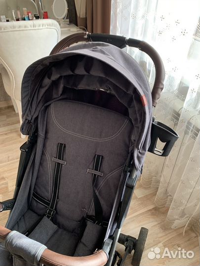 Прогулочная коляска carello astra