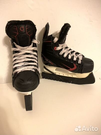 Коньки хоккейные детские