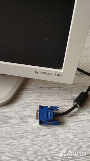 Монитор Samsung SyncMaster 710V 17