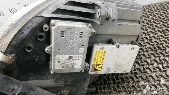 Фара левая Mercedes-Benz CLS-Class