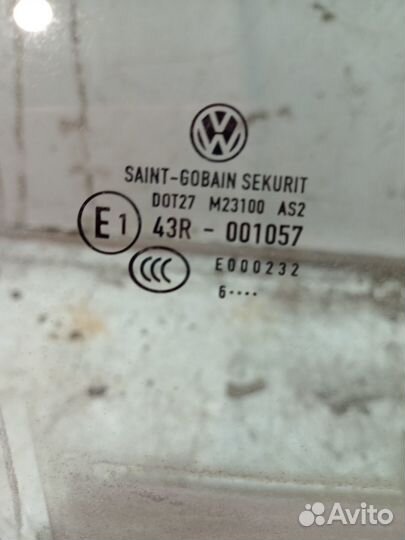 Стекло задней правой двери Volkswagen Golf Plus 5