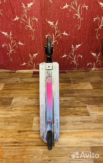 Трюковой самокат grit