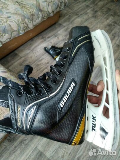 Коньки хоккейные bauer total one 7,5D