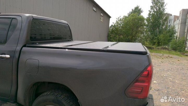 Toyota Hilux крышка в кузов 3-х секц. U-tuning
