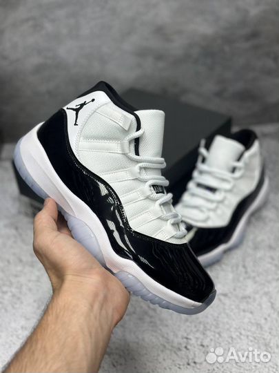 Nike Air Jordan 11 Retro Concord