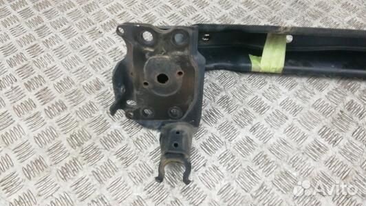 Усилитель бампера передний (кронштейн) volkswagen