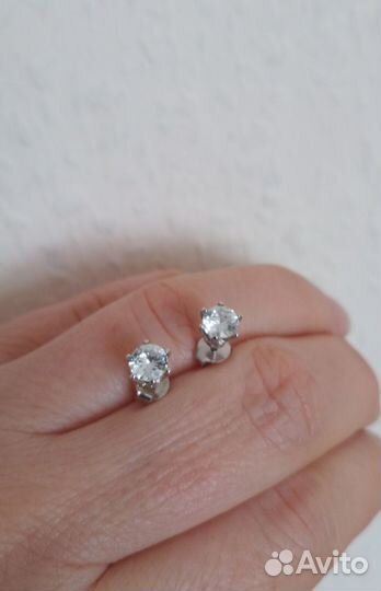 Серьги пуссеты новые