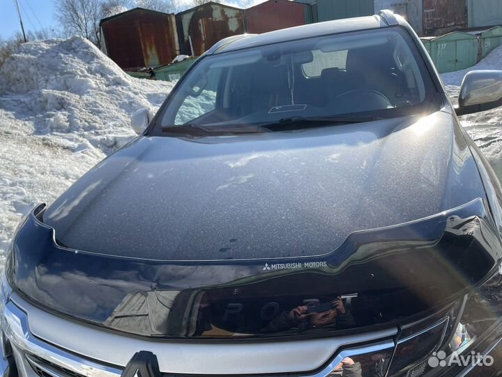 Дефлектор капота pajero