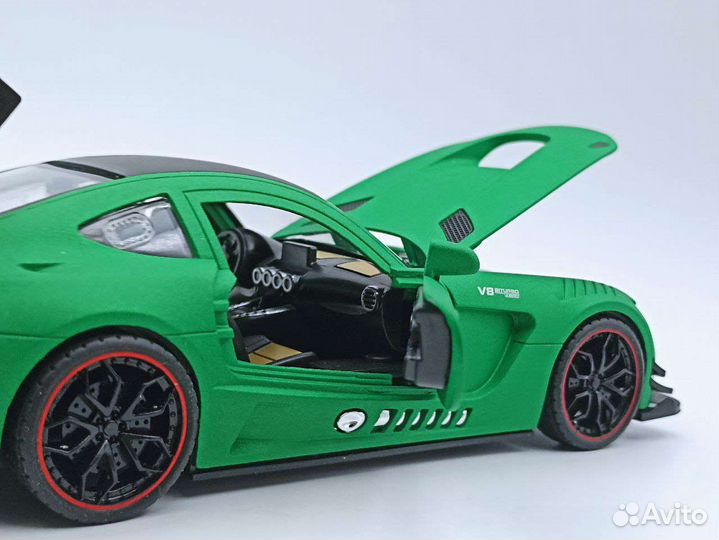 Коллекционные модели машинки Mercedes AMG GT