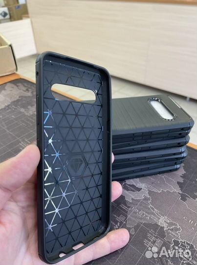 Защитный бампер LG V60 ThinQ на бульваре)