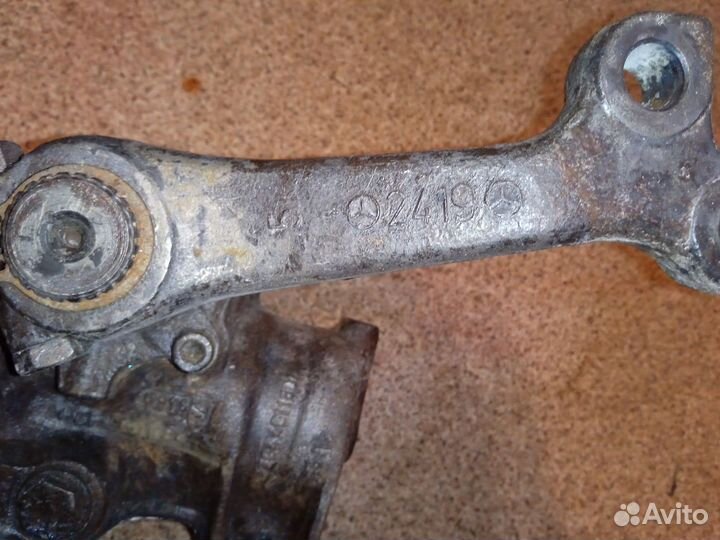 Рулевой редуктор на Mercedes-Benz Е- Класс W124