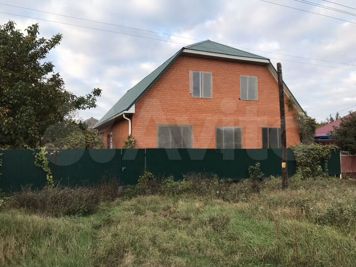 Дом 200 м² на участке 7 сот.