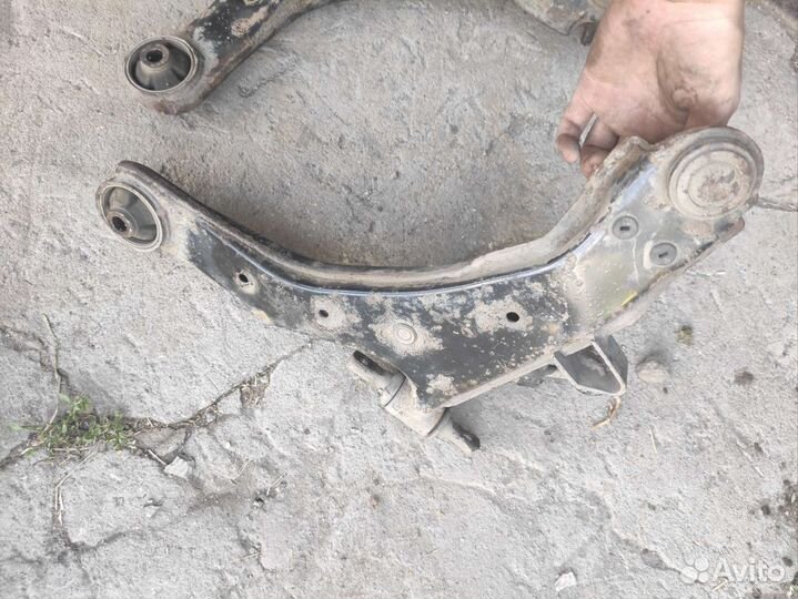 Рычаги передние Hyundai Elantra xd