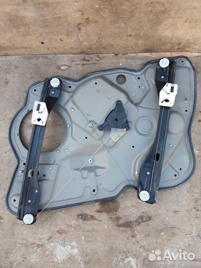 Стеклоподьемник передний левый Skoda Octavia A5