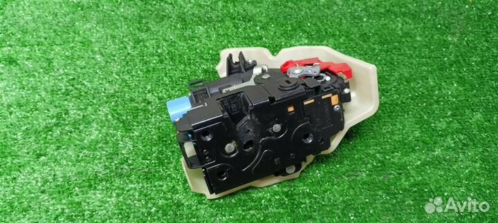 Замок двери задней правой VW Golf V Variant 2003