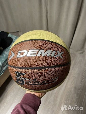 Баскетбольный мяч Demix