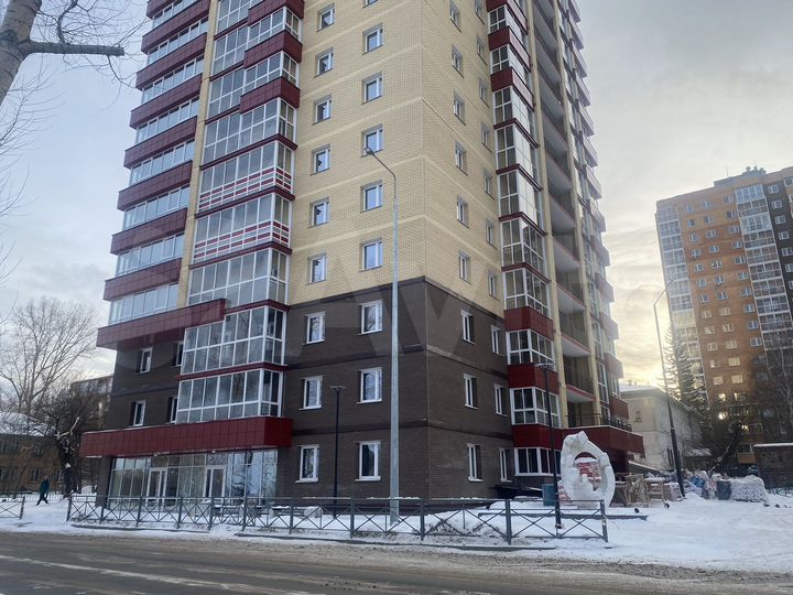 2-к. квартира, 80 м², 8/17 эт.