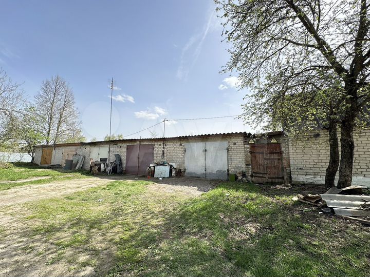 Гараж, > 30 м²