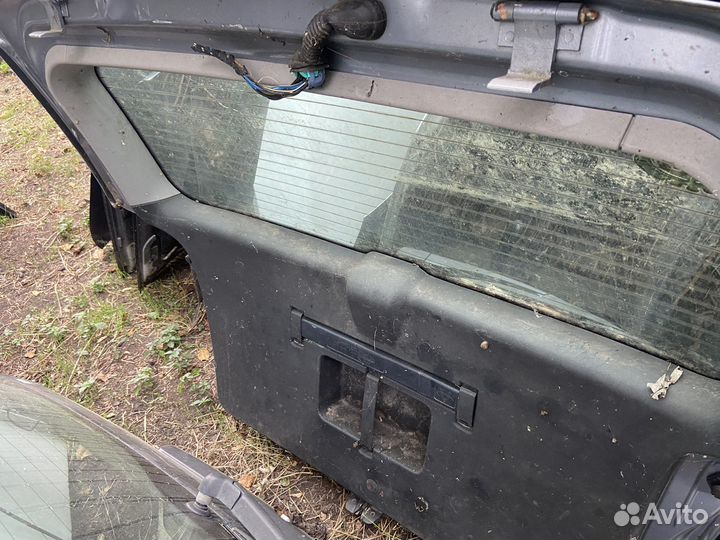 Крышка багажника Opel Zafira B