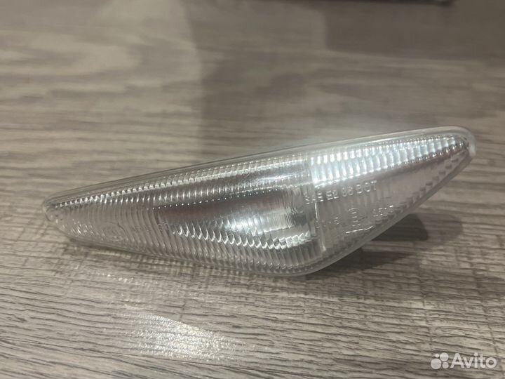 Повторитель поворота в крыло правый bmwx5 e70