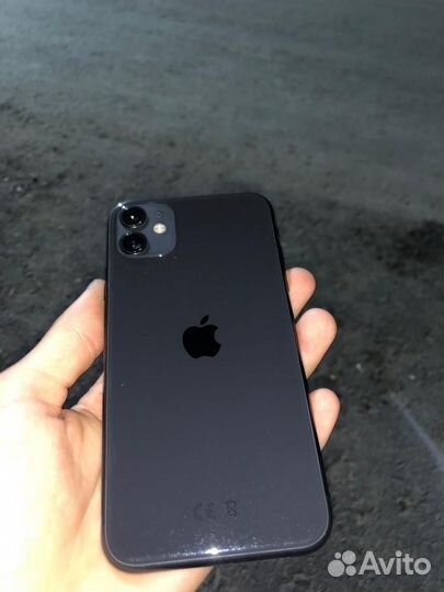 Телефон iPhone 11