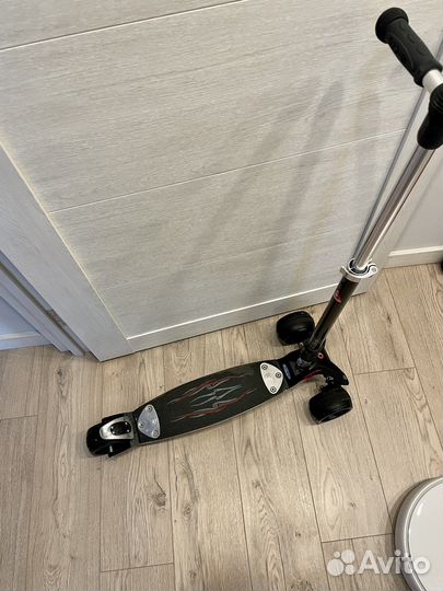 Самокат Micro Kickboard Monster