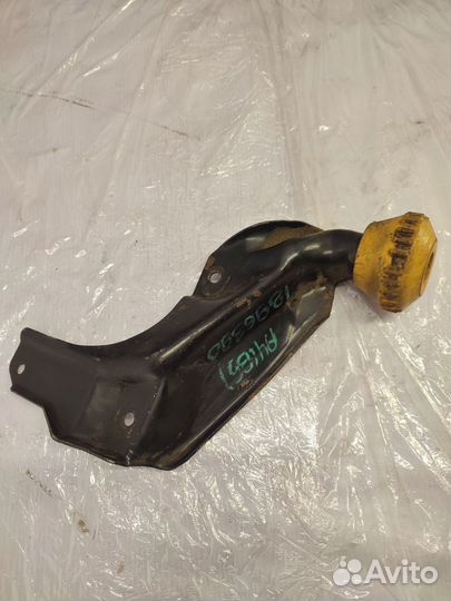 Передняя подушка Volkswagen Passat B5