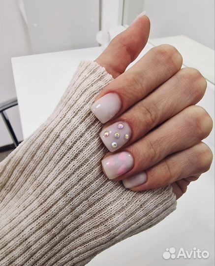 Инструктор по маникюру