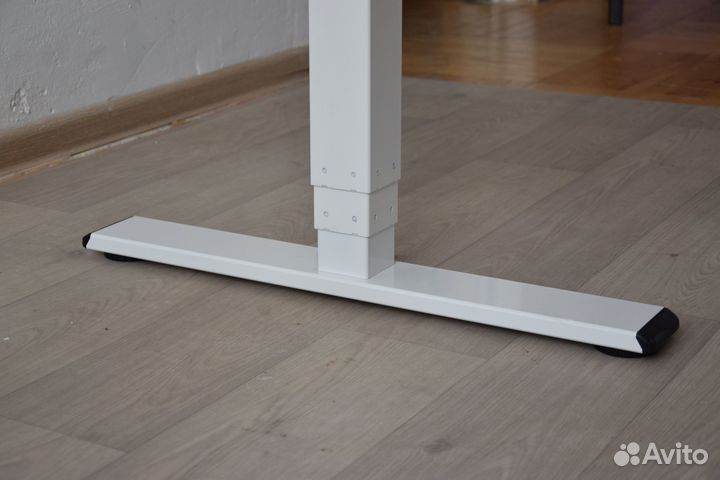 Стол с электроприводом и регулировкой высоты