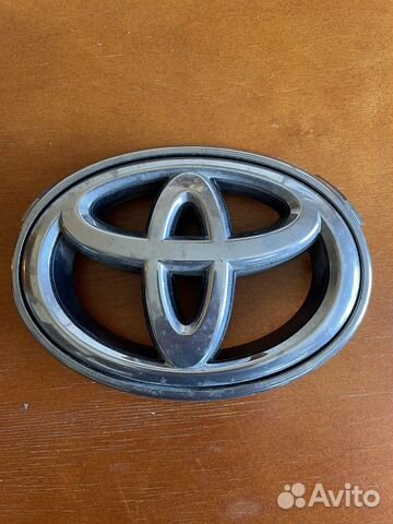 Эмблема toyota camry 50