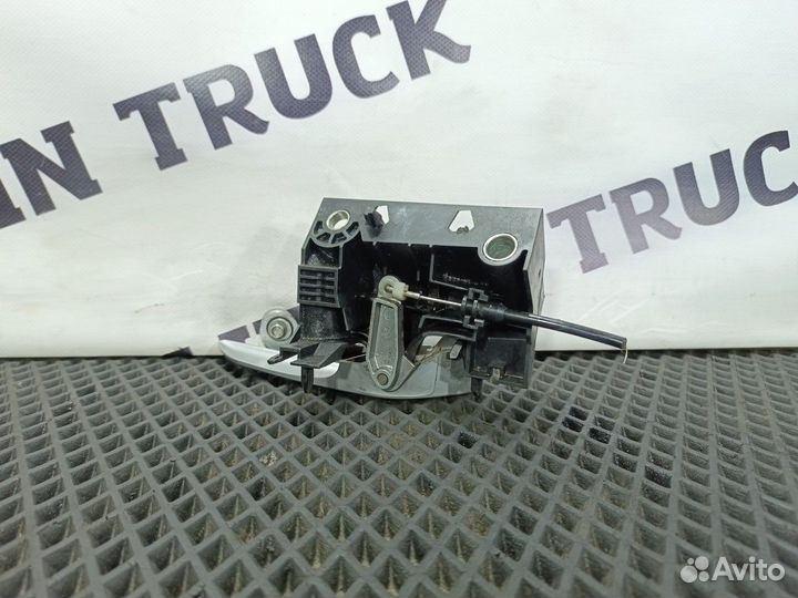 Ручка двери внутренняя левая Volvo FH