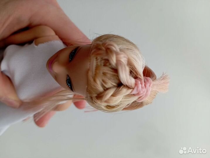 Barbie кукла шарнирная в коленях