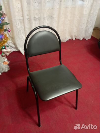 Стулья для офиса черные