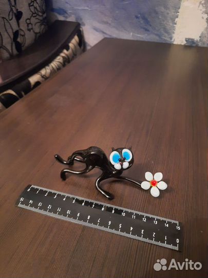 Фигурка СССР из цветного стекла