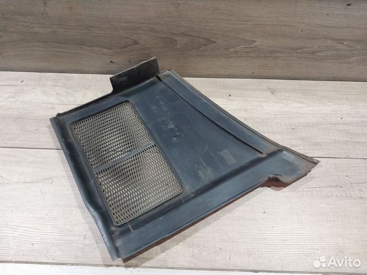 Накладка салонного фильтра Audi A4 B7