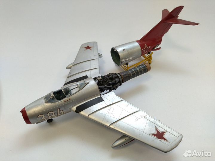 Модель самолета миг-15