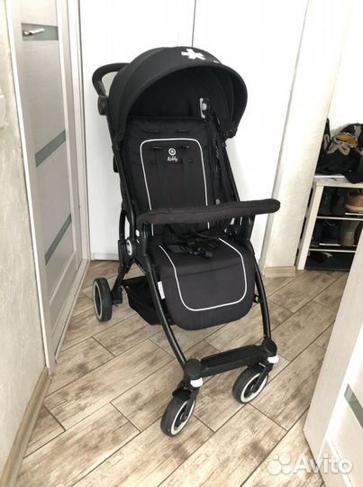 Прогулочная компактная коляска книжкой kiddy