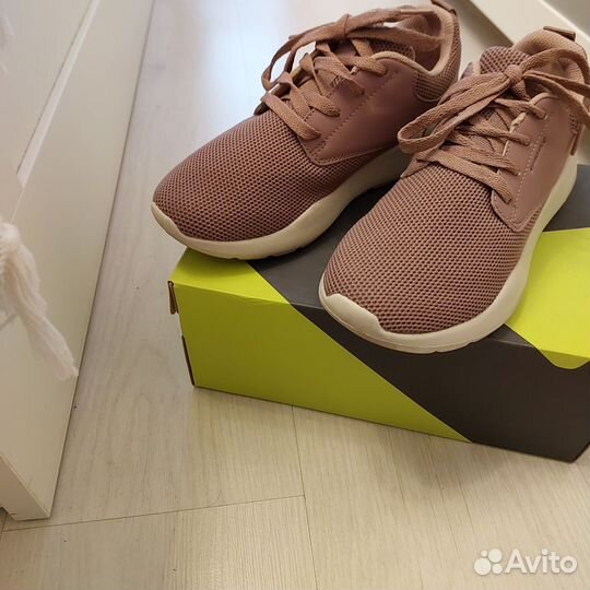 Кроссовки женские 38 размер
