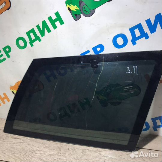 Стекло глухое (форточка),заднее правое Jeep Grand