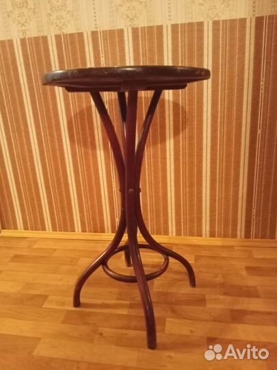 Антикварный столик кофейный