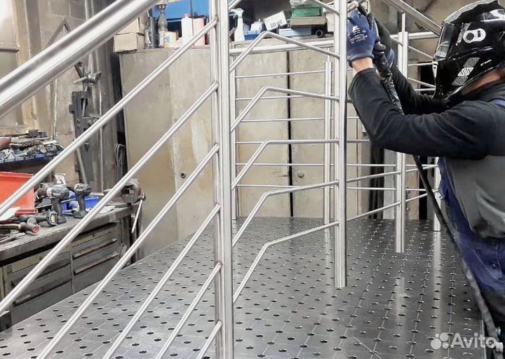 Перила для лестниц