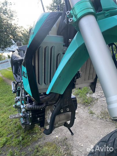 Avantis A6 lux motard