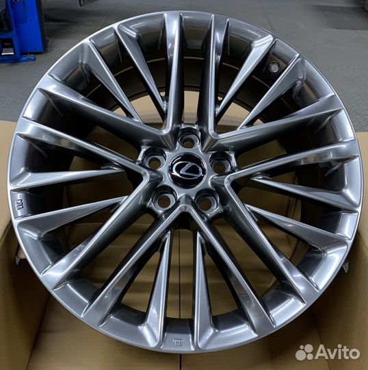 Диски на Toyota Highlander Тойота Хайлендер R18