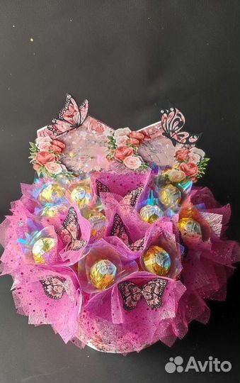 Шляпная коробка-ночник с парящями элементами